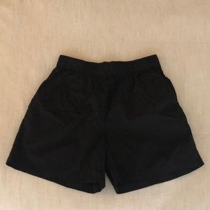 Aritzia windbreak short